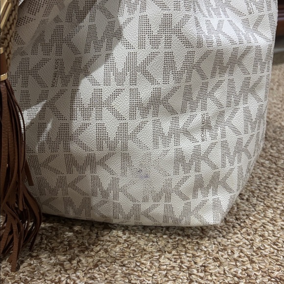 Michael Kors large drawstring bucket shoulder bag - Picture 11 of 13